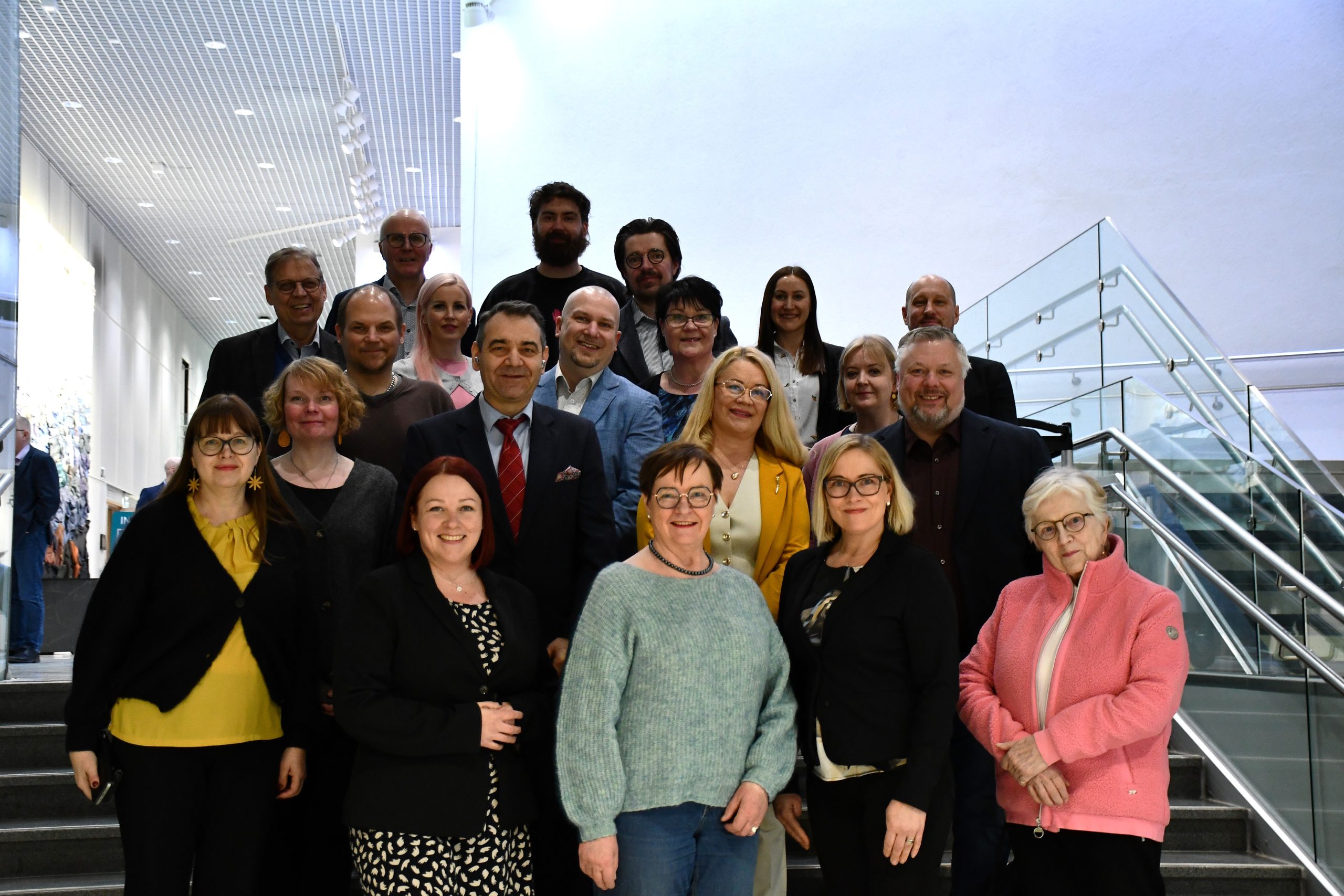 Kuvassa sosialidemokraattisen aluevaltuustoryhmän jäseniä.